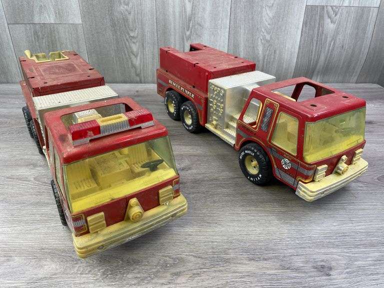2 Nylint Fire Dept. Rescue Pumpers, Nylint, Missing Parts