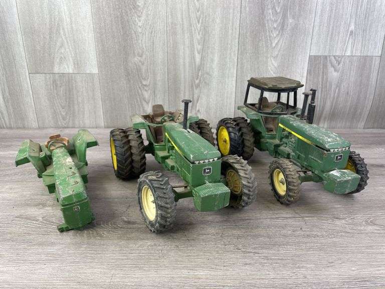 2 John Deere 4850 MFD Duals-1/16, Ertl, Missing Parts, John Deere Parts Tractor