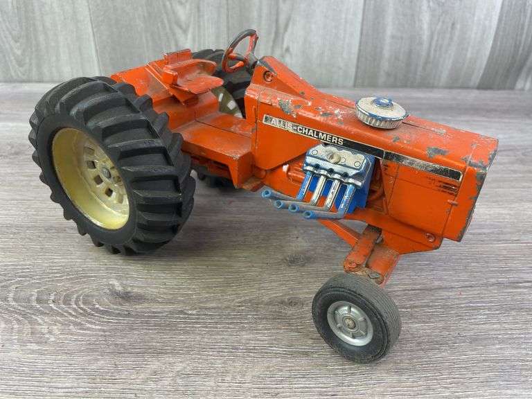 Allis-Chalmers Pulling Tractor, 1/16, Ertl, One Muffler On Engine Missing