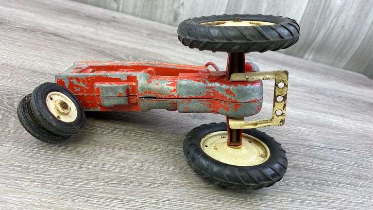 Tru-Scale NF Tractor, 1/16, Carter