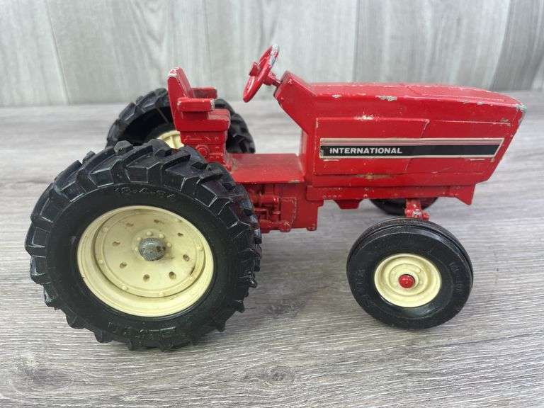 International WF Tractor, 1/16, Ertl, Stock #415