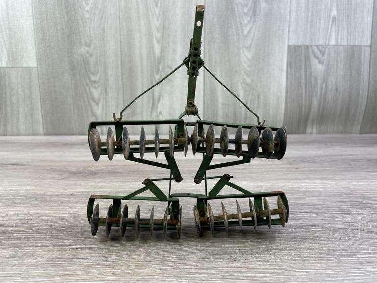 John Deere Pull Type Disc, 1/16, Carter