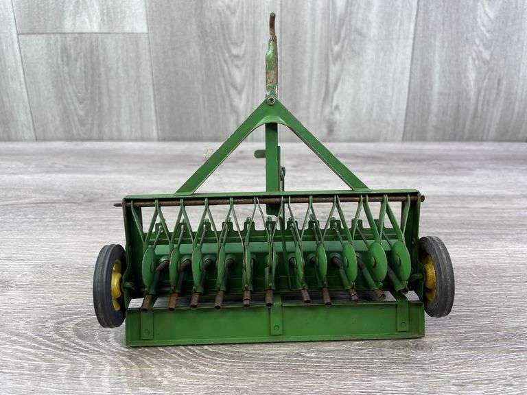 John Deere Grain Drill, 1/16, Carter