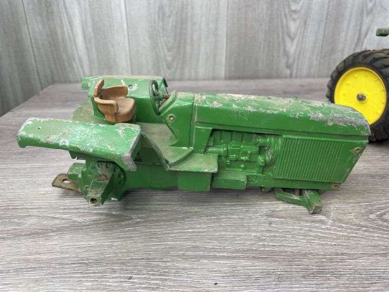 2 John Deere 4850 MFD Duals-1/16, Ertl, Missing Parts, John Deere Parts Tractor