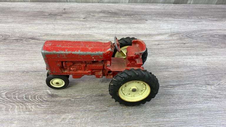 International NF Tractor, 1/16, Ertl, Broken Hitch