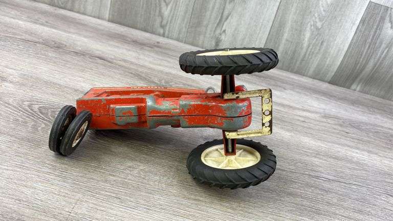 Tru-Scale NF Tractor, 1/16, Carter