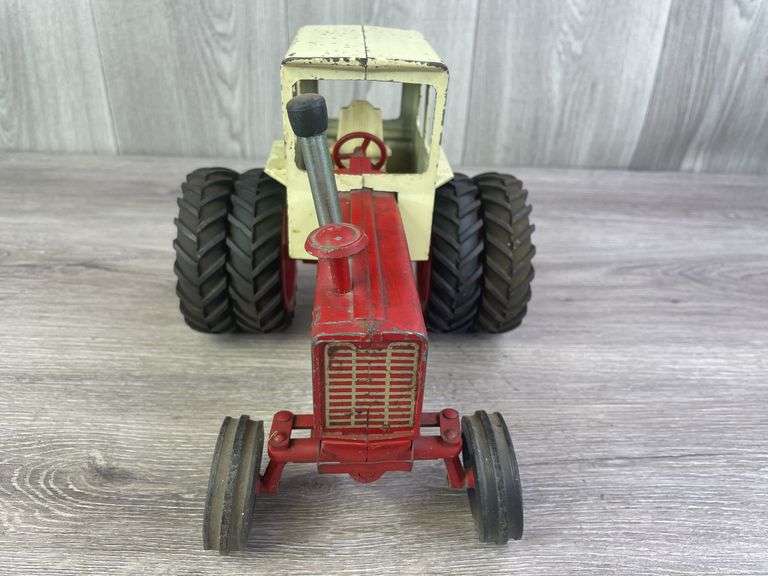 International Farmall 1256 WF Duals, 1/16, Custom