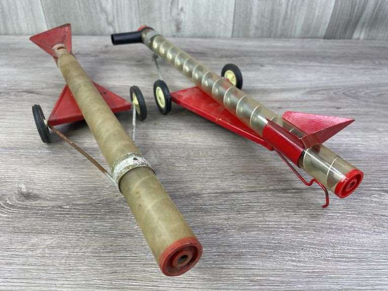 2 Auger Elevators, 1/16, Ertl, 1 Missing Parts