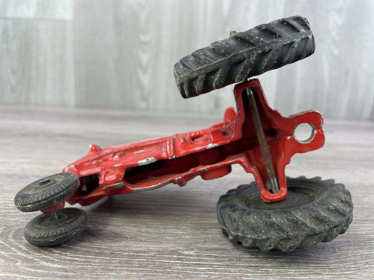 Minneapolis Moline NF Tractor, Slik