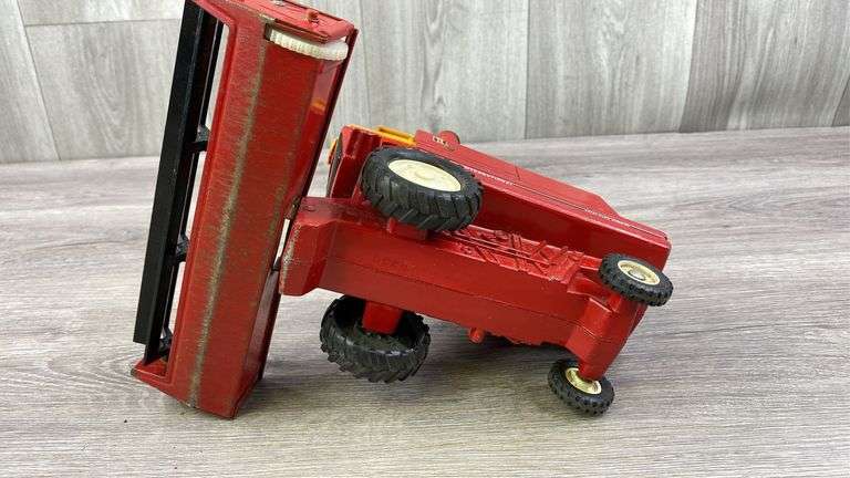 International Axial-Flow Combine, 1/32, Ertl