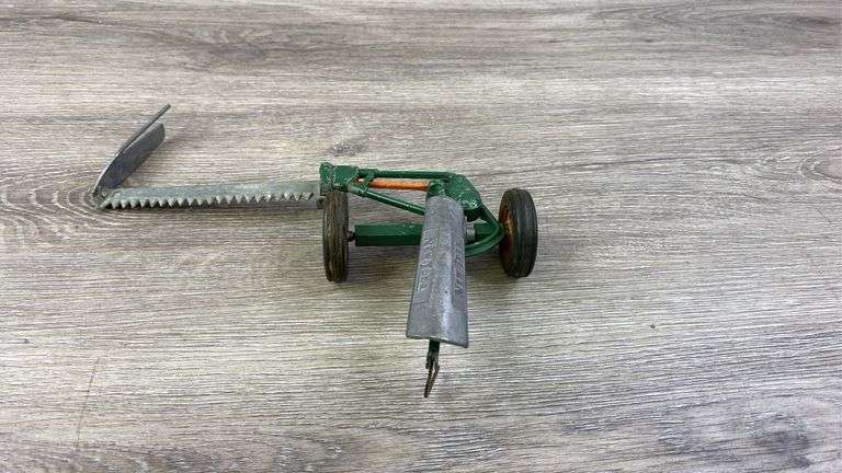 New Idea Sickle Bar Mower, 1/16, Topping Models, Missing One Mower Bar