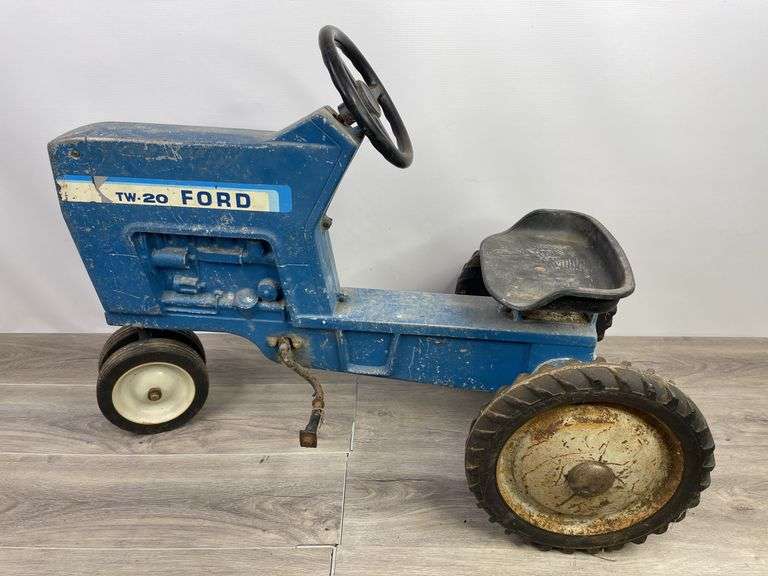 Ford TW-20 NF Pedal Tractor, Missing Pedal, Ertl, Model No. F-68