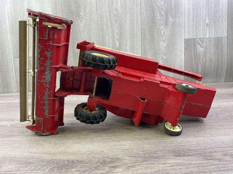 International Hydrostatic Combine, 1/20, Ertl, Metal Reel, Missing Stack