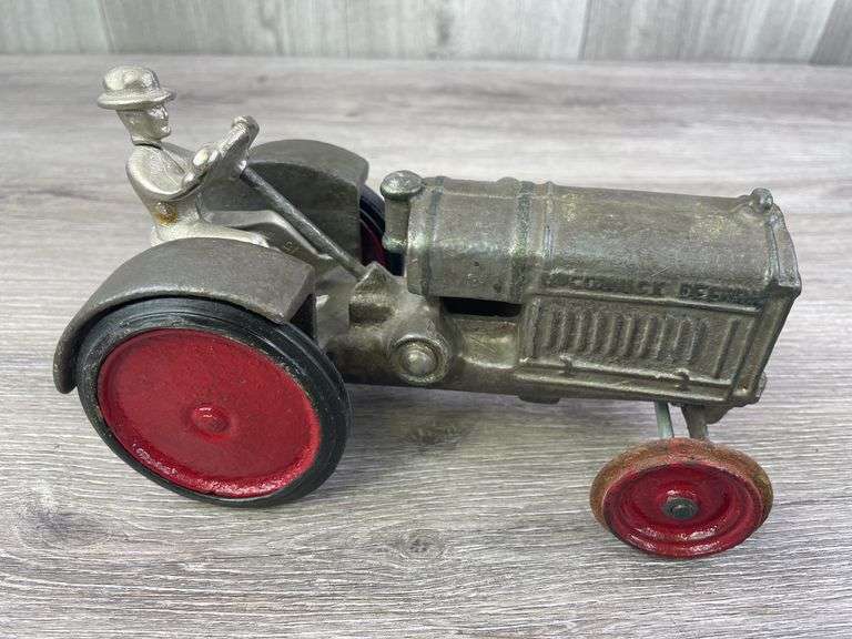 IH McCormick Deering 10-20 W/Driver, 1/20, Arcade, Front Axle Has Been Repaired