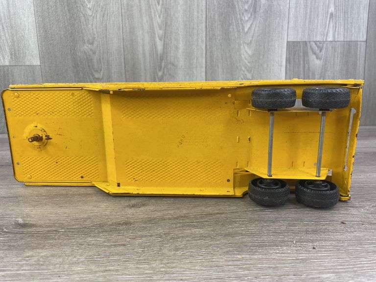 Structo Truck & Ertl Car Hauler-Missing Ramp