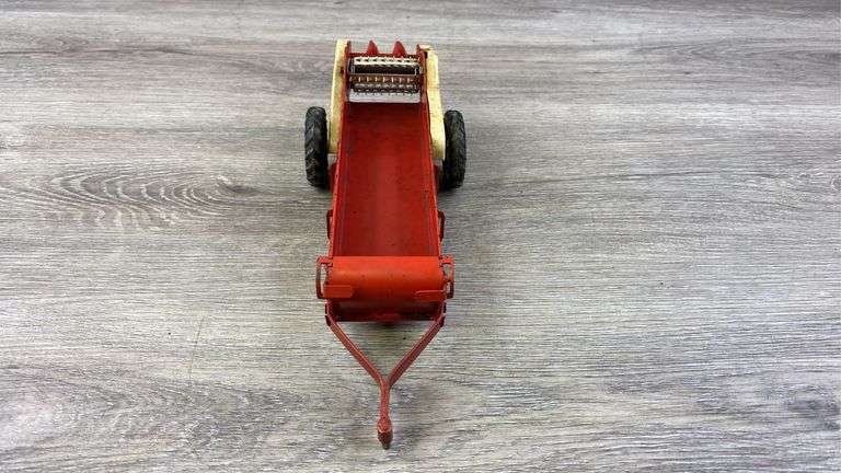 IH McCormick Spreader, 1/16, Carter
