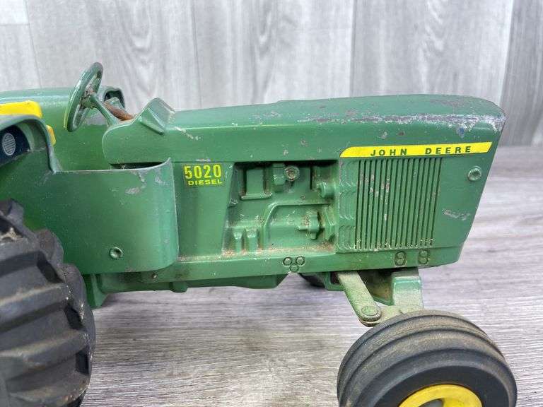 John Deere 5020 WF Diesel, 1/16, Ertl, Missing Muffler