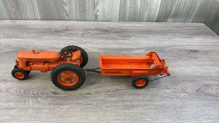 Case NF Tractor & Spreader, 1/16, Plastic
