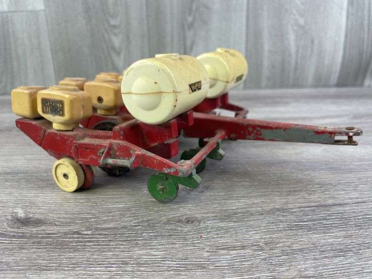4 Row Planter, 1/16, Customized, Broken & Missing Parts