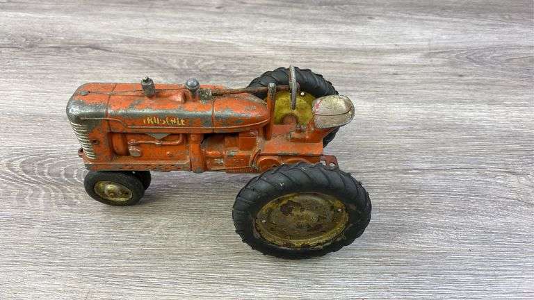 Tru-Scale NF Tractor, 1/16, Carter, Broken Piece On Steering Column