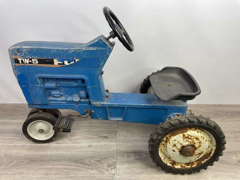 Ford TW-5 NF Pedal Tractor, Ertl, Model No. F-68