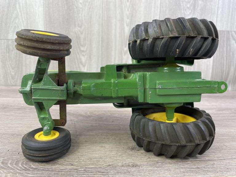 John Deere 5020 WF Diesel, 1/16, Ertl, Missing Muffler