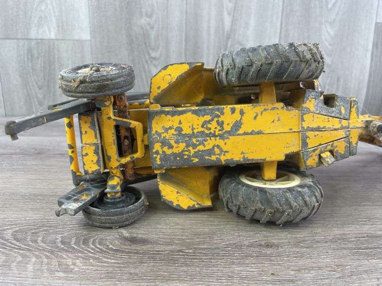 International 4600-1/16 & Ford-1/12 Backhoe/Loaders, Ertl, Missing & Broken Parts