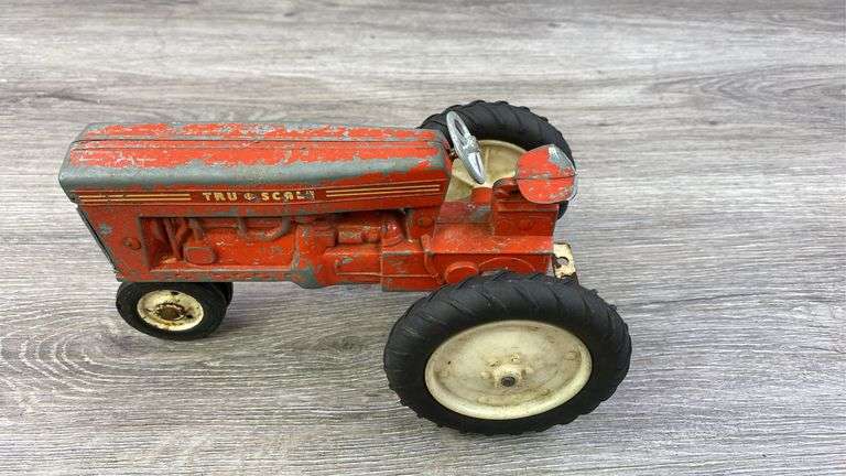 Tru-Scale NF Tractor, 1/16, Carter