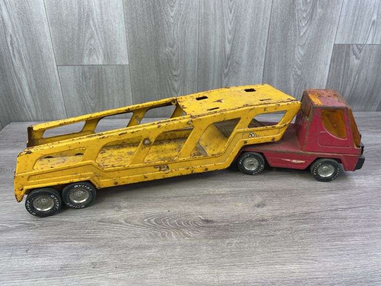 NyLint Car Hauler, Front & Rear Windshield Are Cracked