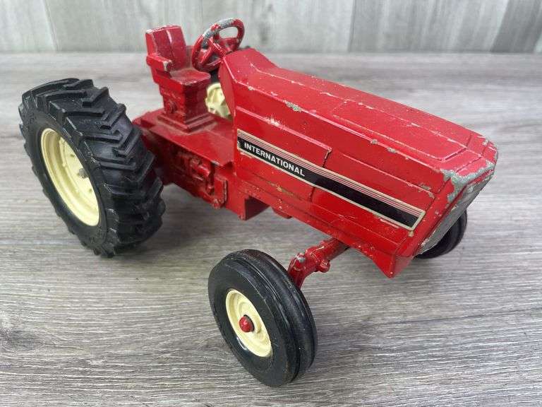 International WF Tractor, 1/16, Ertl, Stock #415