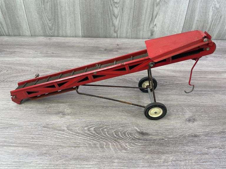 3 International Elevators, 1/16, Ertl