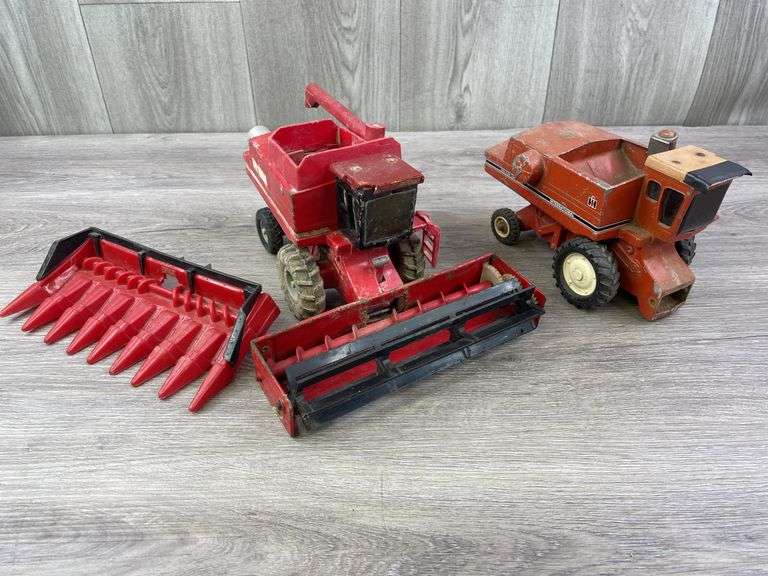2 International Combines, 1/32, Missing & Broken Parts, Ertl