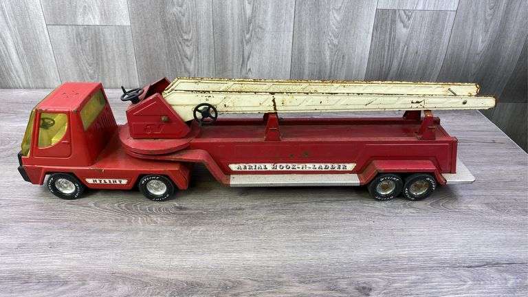 Aerial Hook-N-Ladder Fire Truck, Nylint