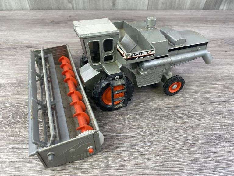 Allis-Chalmers Gleaner L2 Combine, 1/32, Ertl