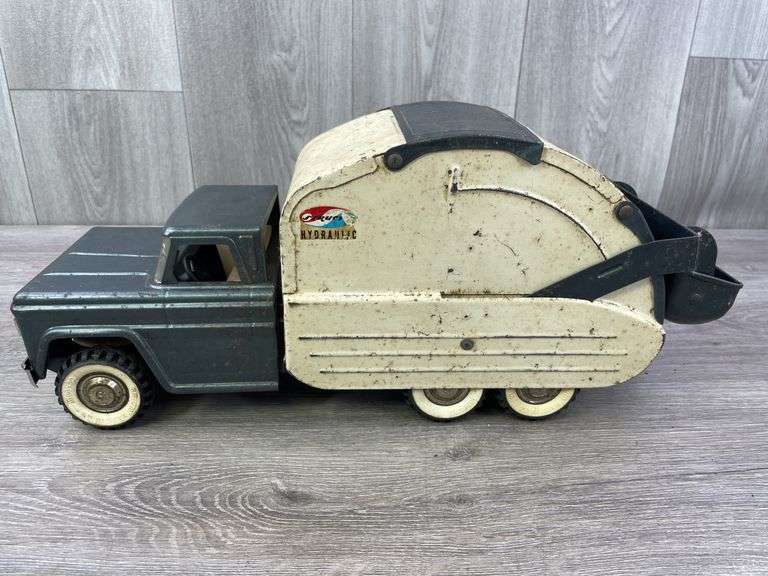 Structo Hydraulic Garbage Truck