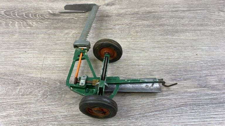 New Idea Sickle Bar Mower, 1/16, Topping Models, Missing One Mower Bar