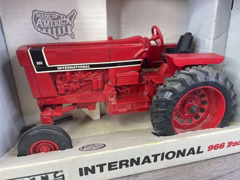 International 966 WF, 1991 Special Edition, 1/16, Ertl, Stock #4624