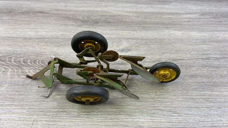 John Deere 2 Bottom Plow, 1/16, Carter