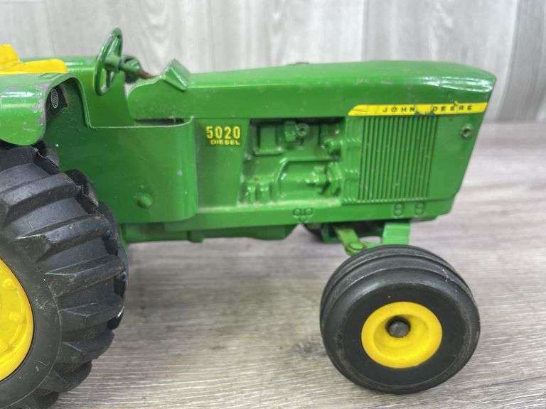 John Deere 5020 WF Diesel, 1/16, Ertl, Missing Air Cleaner & Muffler