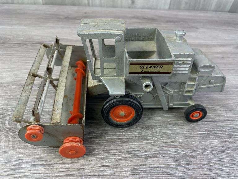 Allis-Chalmers G Gleaner Combine, 1/32, Ertl, Missing Parts