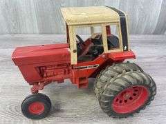 2 International 1586 WF Duals W/Cab, 1/16, Ertl, Missing Mufflers & Decals