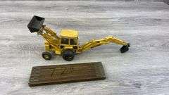 Ford 555A Backhoe/Loader, 1/32, Ertl; Slide Ruler
