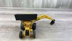 Ford 555A Backhoe/Loader, 1/32, Ertl; Slide Ruler