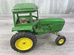 John Deere WF W/Cab, 1/16, Ertl, Missing Muffler