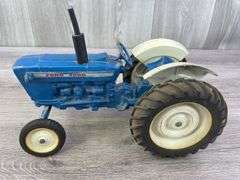 Ford 4000 WF, 1/12, Ertl, 1 Headlight Broken Off