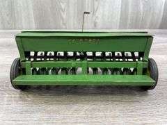 John Deere Grain Drill, 1/16, Carter