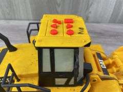 Caterpillar Battery Operated Dozer-Unsure If Operational, International TD-20-Ertl & Cat-Hot Wheels Dozers