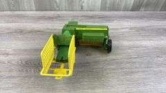 John Deere 24T Baler, 1/16, Ertl, Stock #585