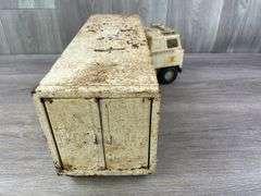 International Quality Farm & Fleet & Spartan Stores Trucks & Trailers, Ertl