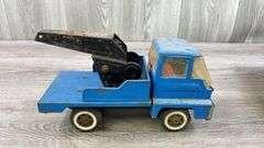 Tiger Wrecker & Dump Trucks, Buddy L Exxon Wrecker & Remco Dump Truck